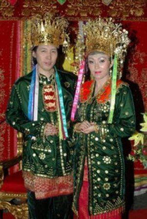 Kata benda yang menunjukan pengertian. Kumpulan Pakaian Adat Perkawinan Nusantara | Pakaian ...