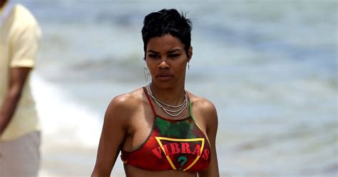 With an enviable curvy body complemented with abs to die for, the k.t.s.e. Teyana Taylor Is Insecure About Body: 'Can't Afford' to ...