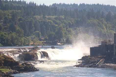 Willamette Falls Oregons Widest Falls Hidden In Industry