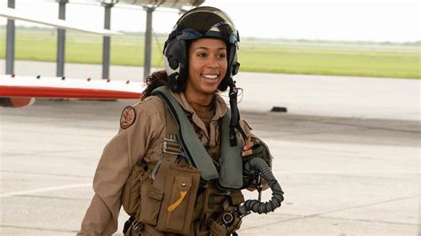 us navy s 1st black female tactical aircraft pilot madeline swegle to receive wings abc11