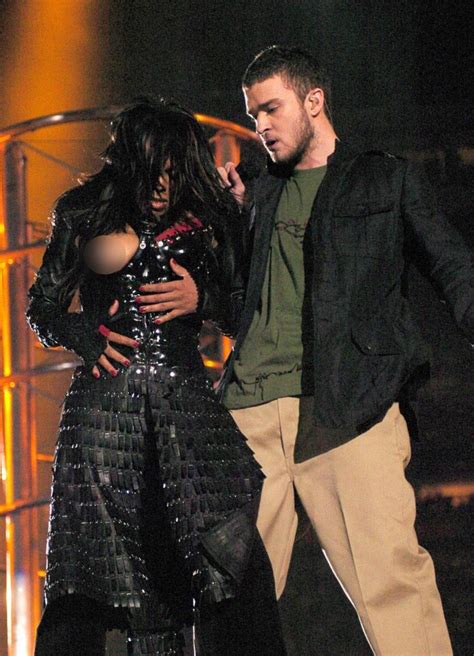 Scandal giật áo làm lộ vòng một của Janet Jackson lên phim Tin tổng hợp