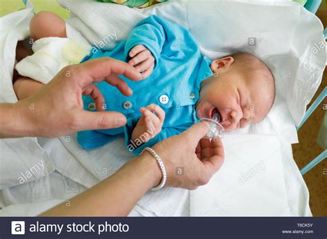Crying Infant Hi Res Stock Photography And Images Alamy