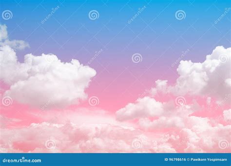 Nube Suave Con El Cielo Colorido Para El Fondo Del Contexto Foto De