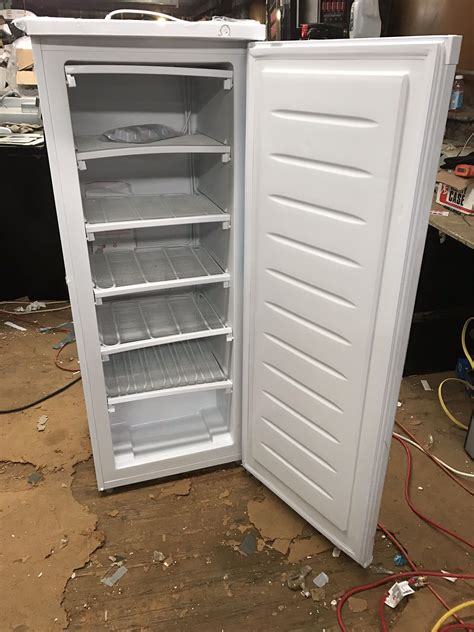 Thomson 6 5 Cu Ft Upright Freezer Model Tfrf690 For Sale In Paterson Nj Offerup