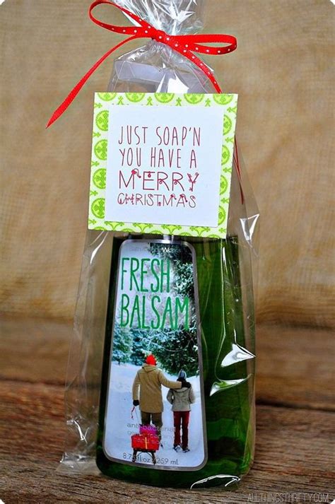 Aren't these 15 christmas neighbor gift ideas the best?! 30+ Quick and Inexpensive Christmas Gift Ideas for ...