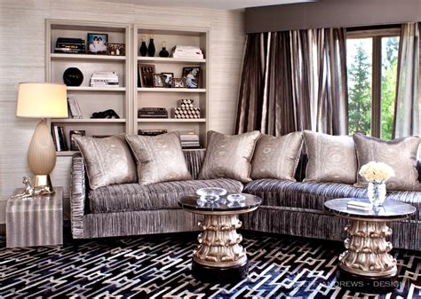 Khloé and kourtney kardashian share a tv show, a neighborhood, and even a decorator. INTRO TO: JEFF ANDREWS — SARAH AKWISOMBE