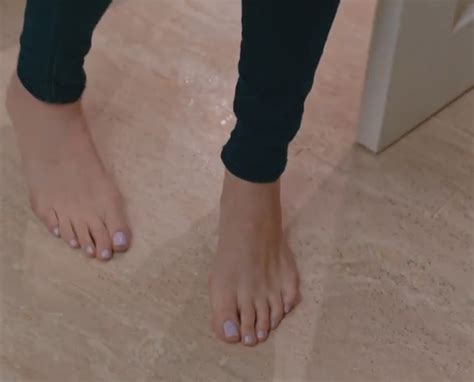 Serenay Sarikayas Feet