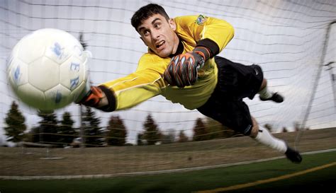 File:Soccer goalkeeper.jpg - Wikipedia