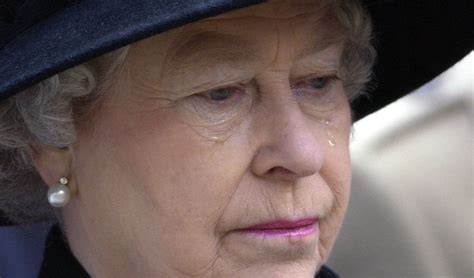 Queen Elizabeth Set To Break Royal Protocol After This Devastating News