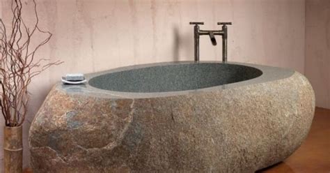 Un viaggio affascinante in toscana per conoscere la pietra di rapolano e i suoi impieghi nell'arredo bagno. Vasca da bagno in pietra - IDEA ARREDO