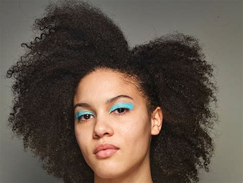 Start with freshly washed and detangled hair. 20 Knockout Natural Hair Looks from the Fall 2019 Runways ...