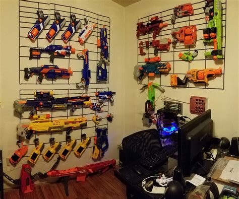 Next, you will want to place the nylon clips on the hog fence in each corner and middle section. Nerf Gun/Airsoft Wall Display: 4 Steps (with Pictures)