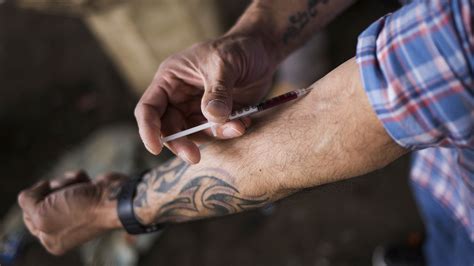 cuáles son los devastadores efectos de la heroína la mortal droga que habría causado la