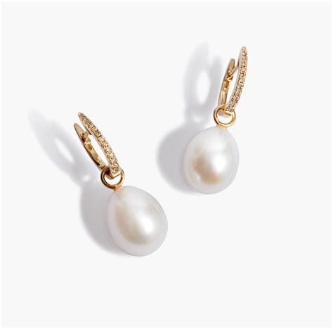 18ct Yellow Gold Pearl Diamond Earrings