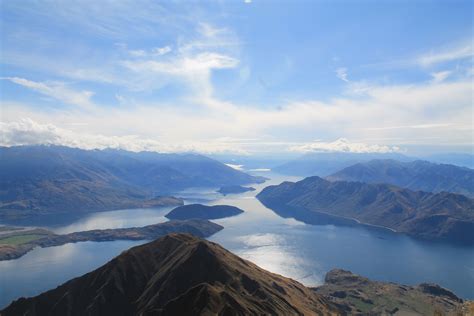 Lake Wanaka New Zealand Beautiful Places Lake Wanaka Natural Landmarks