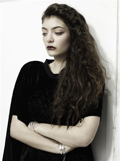 November 7, 1996), better known by her stage name lorde, is a pop star hailing from new zealand. Lorde Doesn't Have A Bentley, But The Charts Will Do ...