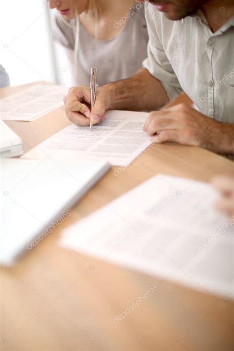 Business People Filling Application Form — Stock Photo