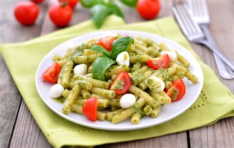 Pasta Fredda Alla Caprese E Pesto