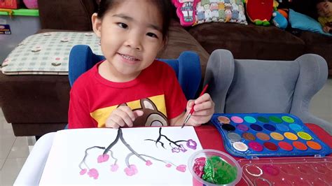 Menggambar mudah step by step memang perlu bagi kita yang baru belajar menggambar. Cara melukis bunga sakura ! Menggunakan cat air - YouTube