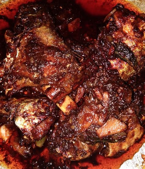 Beristirahat di rumah sambil menyantap makanan berkuah sudah pasti jadi kegiatan paling nikmat saat musim hujan. Resepi Ikan Masak Kicap Berempah - Senang Masak