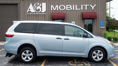 Maybe you would like to learn more about one of these? 2015 Toyota Sienna | Freedom Motors Manual Toyota Rear ...