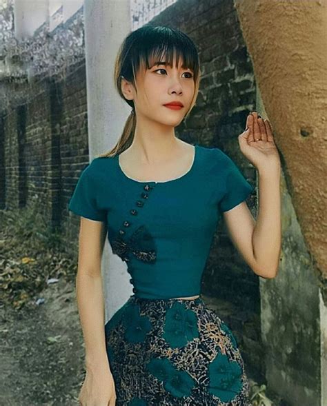 Pin By Self On Myanmar Girl Su Mo Mo Naing With Myanmar Dress Girl Short Sleeve Dresses