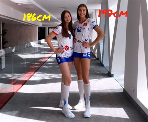 Zaratustraelsabio User Profile Deviantart Tall Women Tall Girl Sports Women