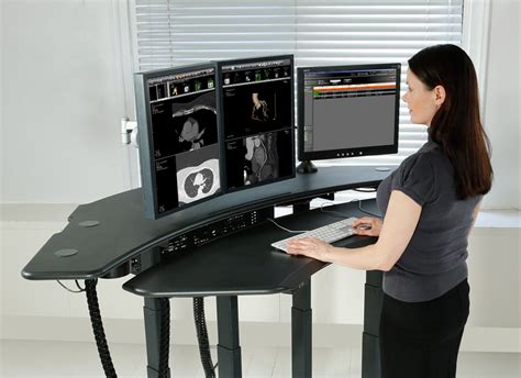 Voyager Pacs Radiologist Workstation By Voyager Imaging A