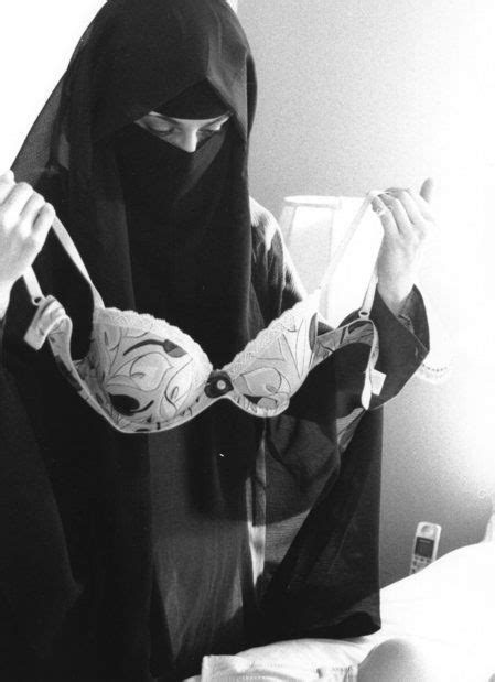 Pin By Adhniel Fadiellah On Gambar In 2024 Muslim Women Bra Photos Veiled Woman