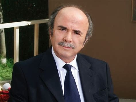 Según indicó el teatro aleph, el intérprete este domingo, falleció en francia a los 74 años el actor y director de teatro óscar castro, producto. El PC rechazó las acusaciones del actor Óscar Hernández: "Es un mitómano" | soychile.cl