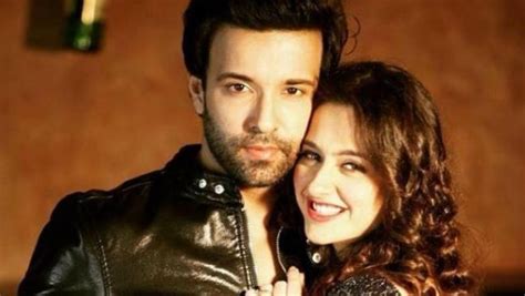 aamir ali and wife sanjeeda shaikh star in music video again