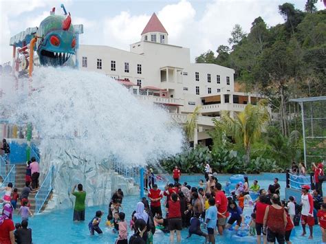 How to get 10% discount price ticket to lost world of tambun by booking this hotel. Cool Off At These 10 Waterparks in Malaysia