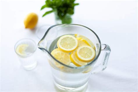 Drinking Lukewarm Water With Lemon Benefits Disadvantages Ilearnlot