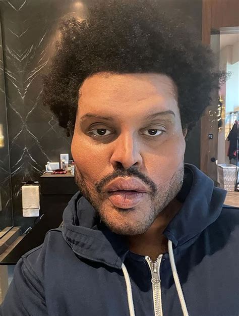 Born february 16, 1990), known professionally as the weeknd, is a canadian singer, songwriter and record producer.born in toronto and raised in scarborough, tesfaye began his recording career in 2009 by anonymously uploading his song do it to youtube. The Weeknd'den Selena Gomez'e olay yaratan gönderme ...