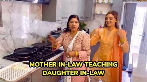 mother in law teaching daughter in law cooking tips🥘☕️🍗roshnis chicken palak 👌 youtube