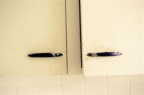 This helps someone like you achieve a modern look without. 50+ How to Clean Old Cabinet Hardware - Apartment Kitchen Cabinet Ideas Check more at http ...