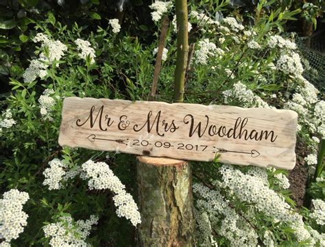 12 Rustic Wedding Signs You Need At Your Wedding Kiss The Bride Magazine