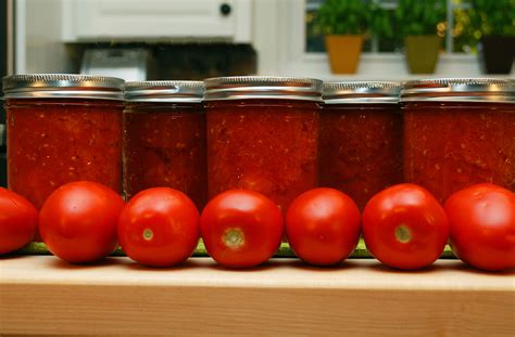 Canning Crushed Tomatoes Growing A Greener World