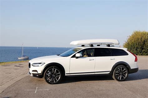 Also, while the volvo v90 t6 inscription offered an optional bowers & wilkins audio system before, the 2021 system has been further upgraded, car and driver reports. 2021 Volvo V90 Cross Country Modelleri ve Fiyatları ...