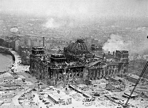 Storming Berlin Through The Eyes Of A Ww2 Soviet Soldier Daily Mail