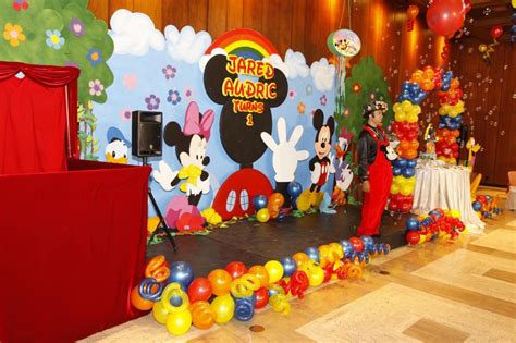 He's got movies, tv shows, theme parks and his very own club. Mickey Mouse Party Decorations | Balloon Decoration Ideas