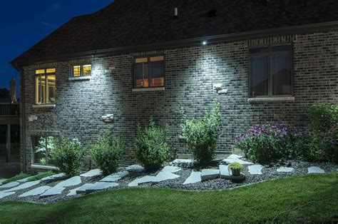 Landscape Lighting Outdoor Lighting In Chicago Il Outdoor Accents