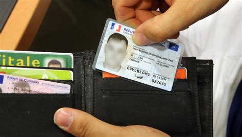 À quoi ressemble la nouvelle carte d identité désormais déployée dans toute la France