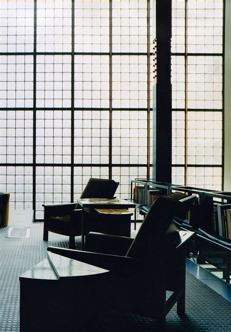 The mit press on behalf of perspecta. MAISON DE VERRE | Mattias Schlachet