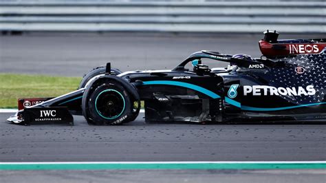 2020 British Grand Prix Race Report Hamilton Holds On After Final Lap Blowout Motor Sport