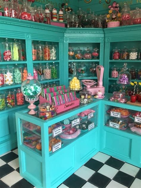 Pin By Dilazorak On Abiti Mozzafiato Candy Store Display Candy