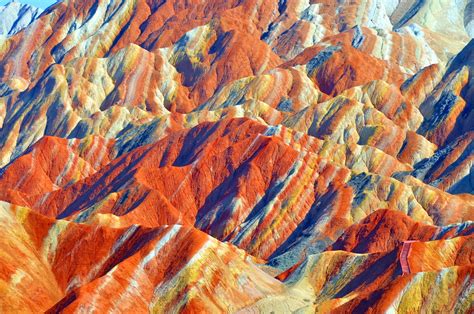 People Are Going Crazy Over These Rainbow Mountains In China