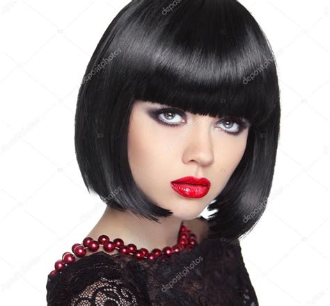 Ллойд белладонна / lloyd belladonna. Bella donna con i capelli corti neri. Taglio di capelli ...