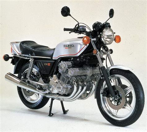 Ontdek de volledige technische specificaties van de honda van je dromen, met motorblok en aandrijving, afmetingen en gewicht, wielen, ophanging en remmen. Ten Most Unusual Production Bikes (Part 2) - BikesRepublic