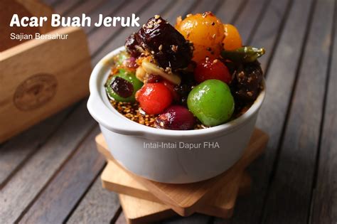 Terbuat dari aneka sayuran yaitu wortel, mentimun, buncis, bawang merah, serta rawit yang menghasilkan sensasi rasa yang beragam. ACAR BUAH JERUK - FHA Selemak Santan